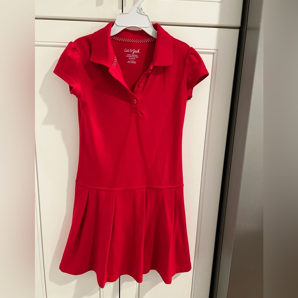 Cat&Jack dress/uniform in red. Never worn, size XS (4/5)